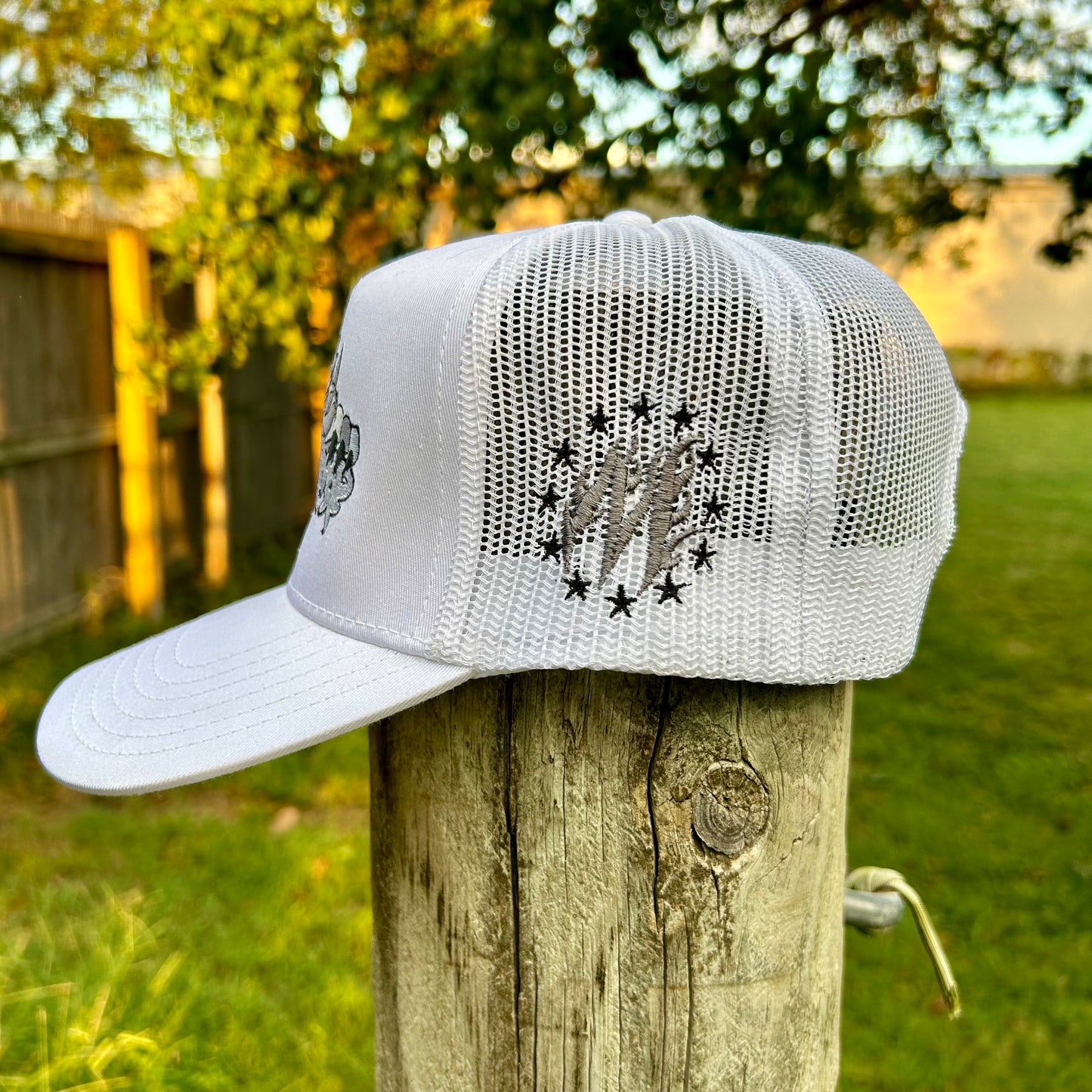 WHITE DRAGON MCCHAMP HAT